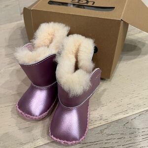 Baby UGG size 1 RARE PINK